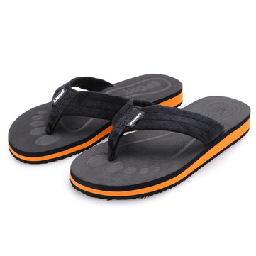 Les empreintes des hommes pantoufles tongs chaussures souples antidérapants